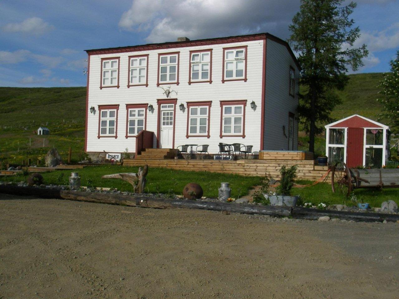 Guesthouse Storu-Laugar ラウガー エクステリア 写真