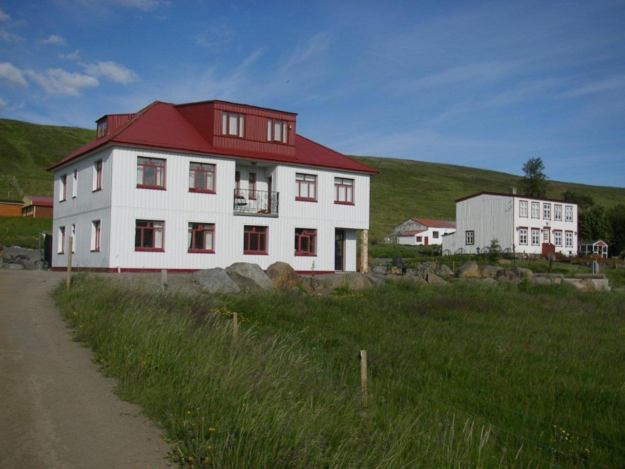 Guesthouse Storu-Laugar ラウガー エクステリア 写真