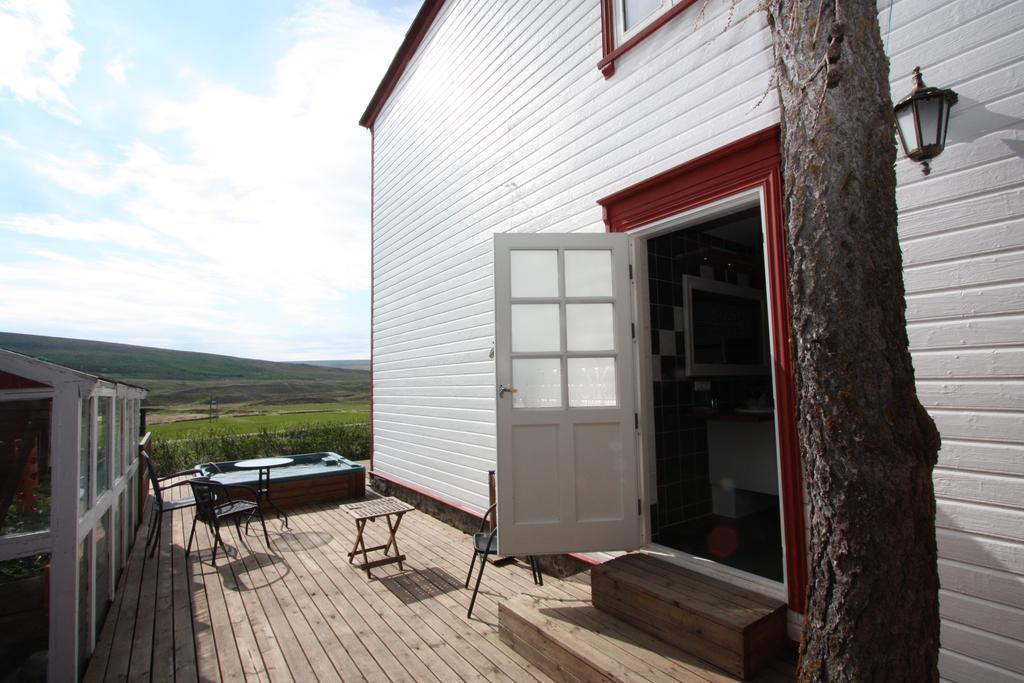 Guesthouse Storu-Laugar ラウガー エクステリア 写真