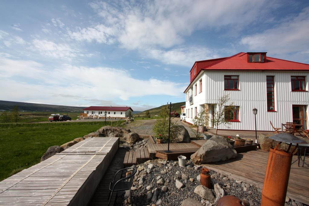 Guesthouse Storu-Laugar ラウガー エクステリア 写真