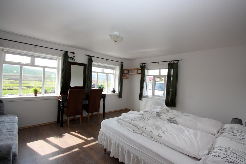Guesthouse Storu-Laugar ラウガー エクステリア 写真