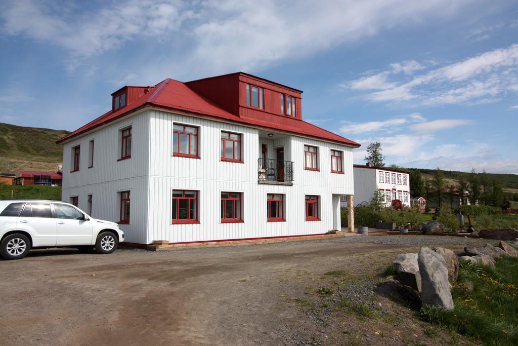 Guesthouse Storu-Laugar ラウガー エクステリア 写真
